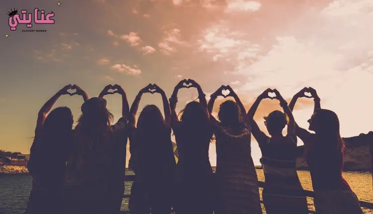 سيدات يعملن معًا كفريق واحد – يعبرن عن رؤية مدونة عنايتي في دعم وتمكين المرأة.